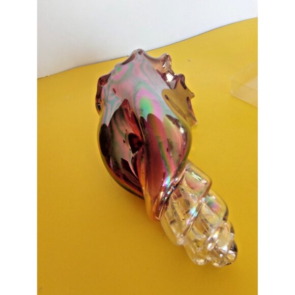 Wilson Art Glass Sea Conch Paperweight Red Iridescent 3.5" tall x 7" long - Picture 9 of 11